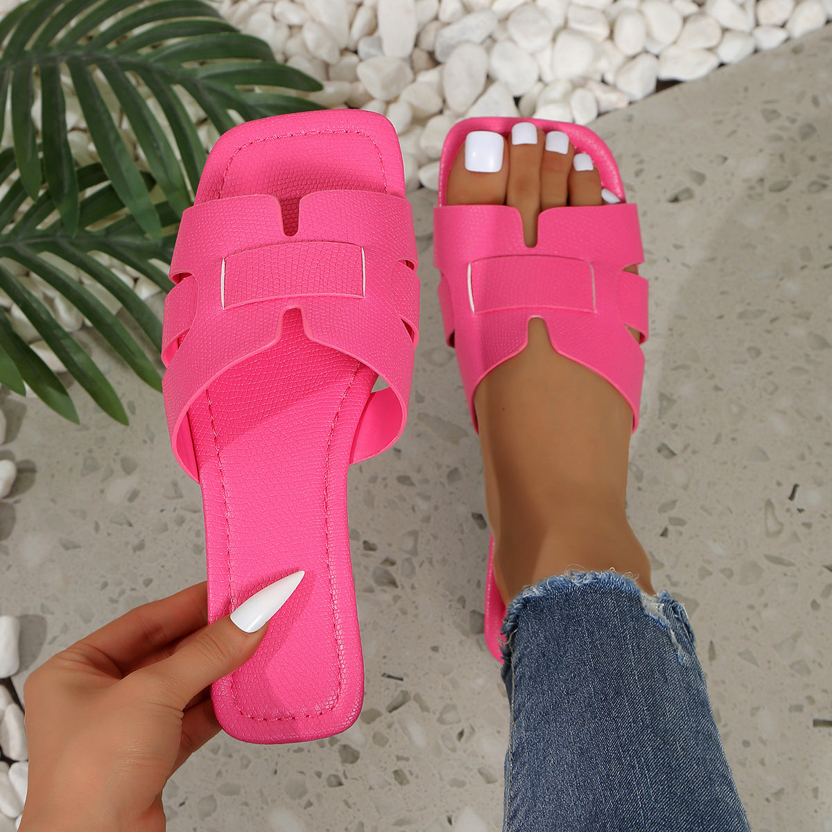 Solid Color Lightweight Flat Slippers Women's Outdoor Beach Sandals