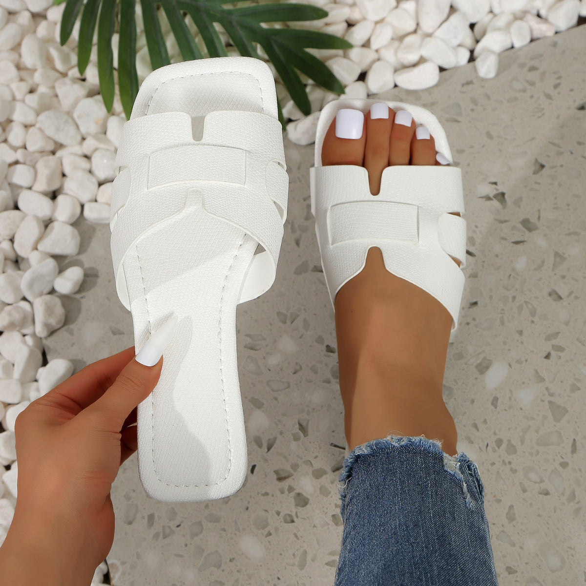 Solid Color Lightweight Flat Slippers Women's Outdoor Beach Sandals